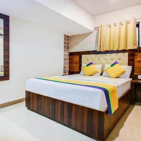 Отель Kalpana Residency - Near Us Embassy Мумбаи Экстерьер фото