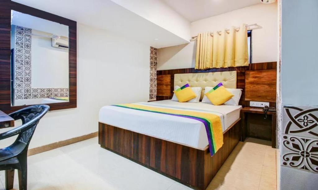 Отель Kalpana Residency - Near Us Embassy Мумбаи Экстерьер фото